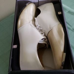 Men's dress shoes